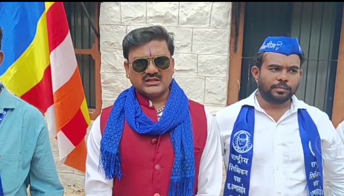 लळिगं येथील लांडोर बंगला भीमस्मृर्ती ला राष्ट्रीय पर्यटन स्थळ म्हणून घोषित करा.- समाजभूषण - जितु बागुल.नाशिक युवा जिल्हाध्यक्ष.राष्ट्रीय रिपब्लिकन पक्ष यांची मागणी