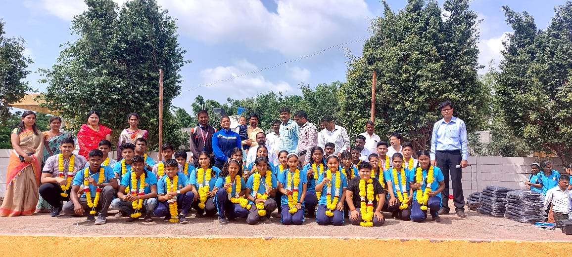 एस. बी. पाटील ग्रुप ऑफ स्कूल चे जिल्हास्तरीय पावर लिफ्टिंग स्पर्धेत घवघवीत यश