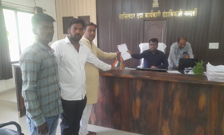 शेवगाव-पाथर्डी विधानसभा मतदारसंघात दुष्काळ जाहीर करावा म्हणून भारत राष्ट्र समीतीचे तहसीलदारांना साकडे ?