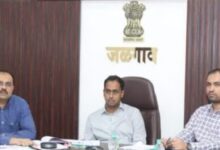 Jalgaon Live: जातीवाचक नावे असलेली गावे, रस्ते, वस्त्यांची नावे बदलवा.. जिल्हाधिकारी आयुष प्रसाद