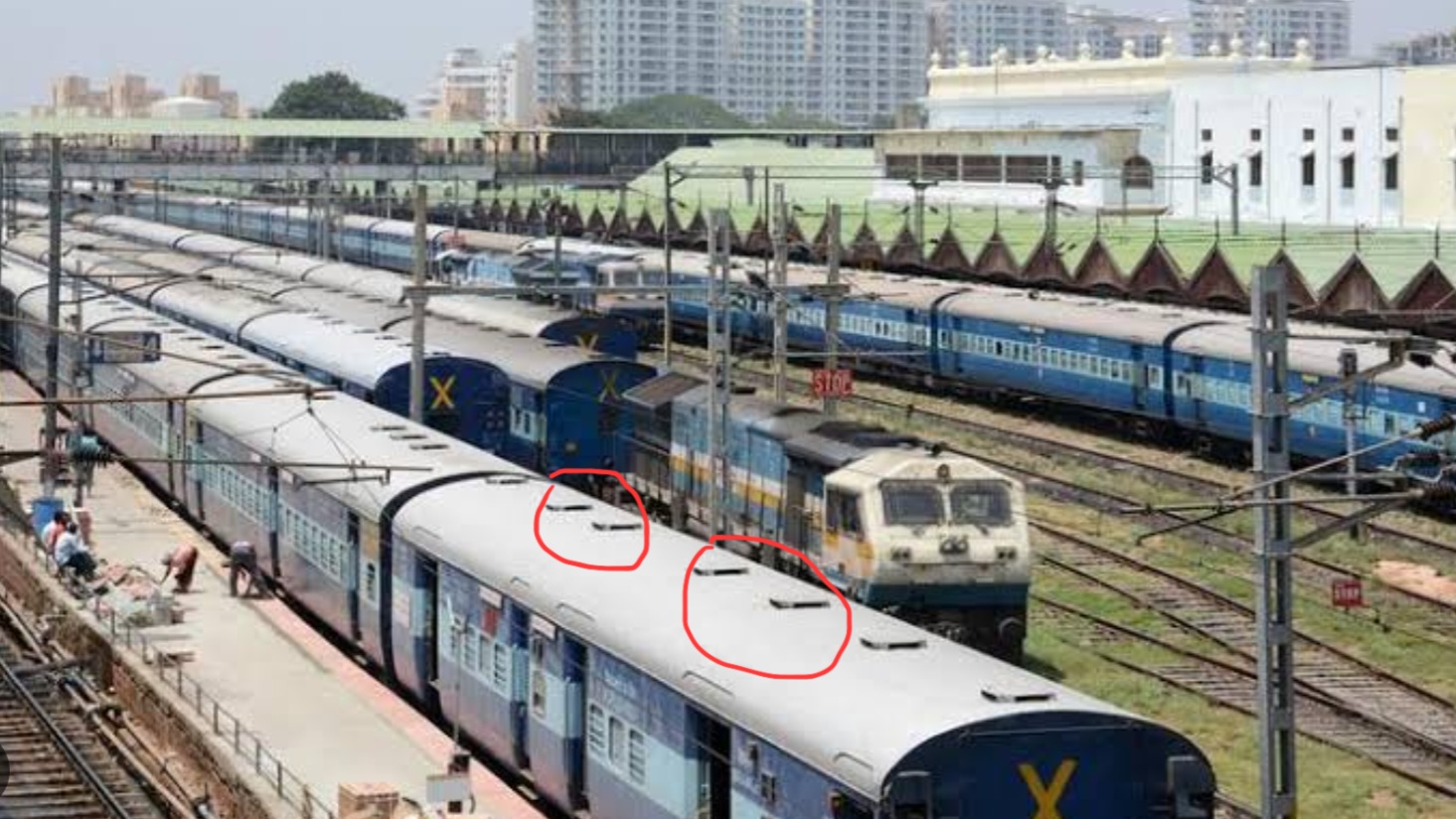 Important: विचार केलाय कधी..रेल्वेच्या टपावर असणाऱ्या गोल प्लेट का असते..? जाणून घ्या कारण