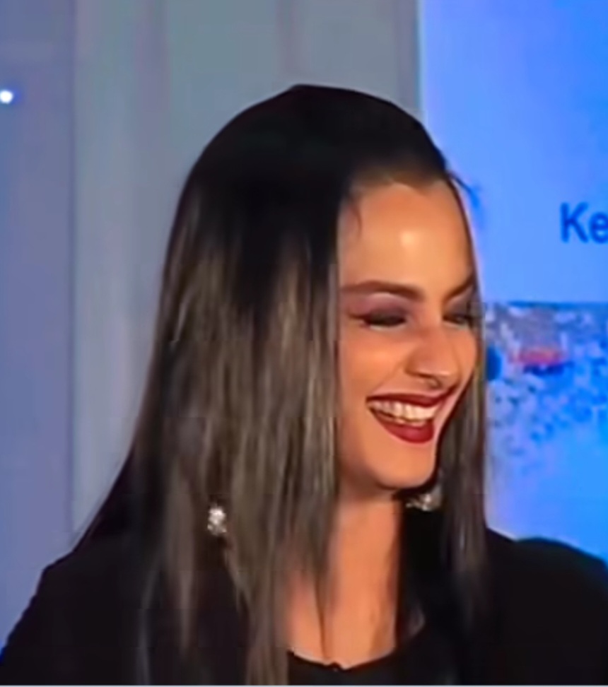 Bollywood: ना साडी ना दागिने  रेखाचा वेस्टर्न लूक प्रचंड व्हायरल..