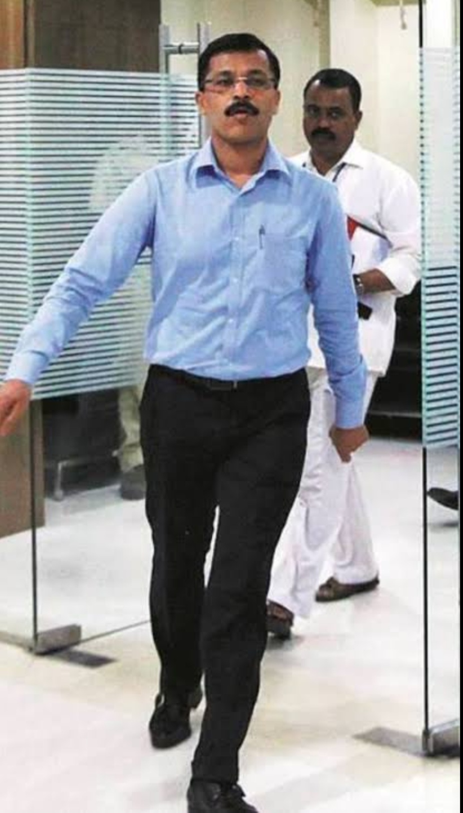 Mumbai: नोकरीचे एकूण वर्षे 19...बदली 21 वेळा...भ्रष्टाचार मुक्त व्यवस्थे बळी न पडणारे तुकाराम मुंढे का खटकतात..?