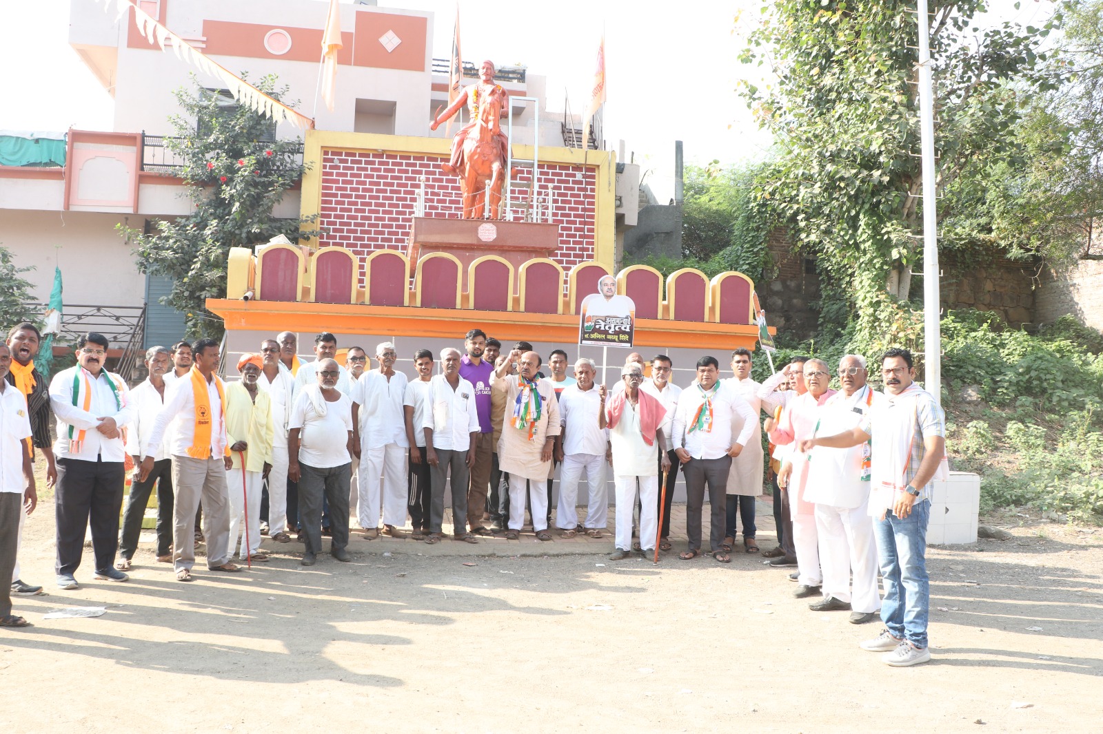 Amalner: रणधुमाळी 2024:महाविकास आघाडीचे व काँग्रेस पक्षाचे उमेदवार डॉ. अनिल नथ्थू शिंदे यांचा प्रचार: मतदारांचा प्रचंड पाठिंबा