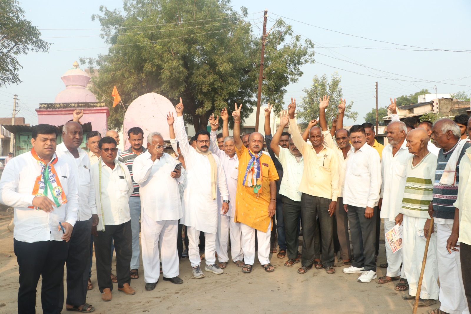 Amalner: महाविकास आघाडीचे उमेदवार डॉ. अनिल शिंदे यांना ग्रामीण भागातून भरघोस प्रतिसाद