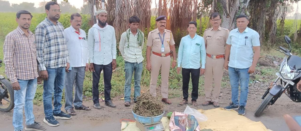 Amalner: सारबेट्याच्या दोघांना गांजा बाळगल्याबद्दल अटक..हेडावे जवळ रचला सापळा ,एनडीपीएस कायद्यानुसार गुन्हा