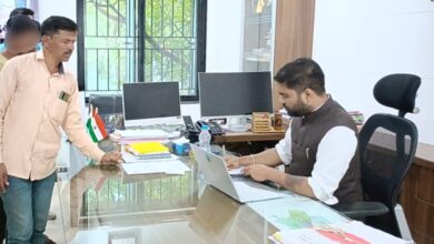 कुठल्याही शासन आदेश नसतांना भोणे येथे ग्रामस्थांकडून, ग्रामसेवक करीत आहे अवैधरित्या पैशांची वसुली