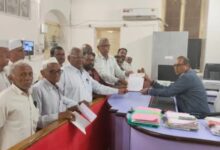 Amalner: कापूस खरेदी केंद्र सुरू करण्यासंदर्भात राष्ट्रीय किसान काँग्रेसचे प्रांतांना निवेदन..