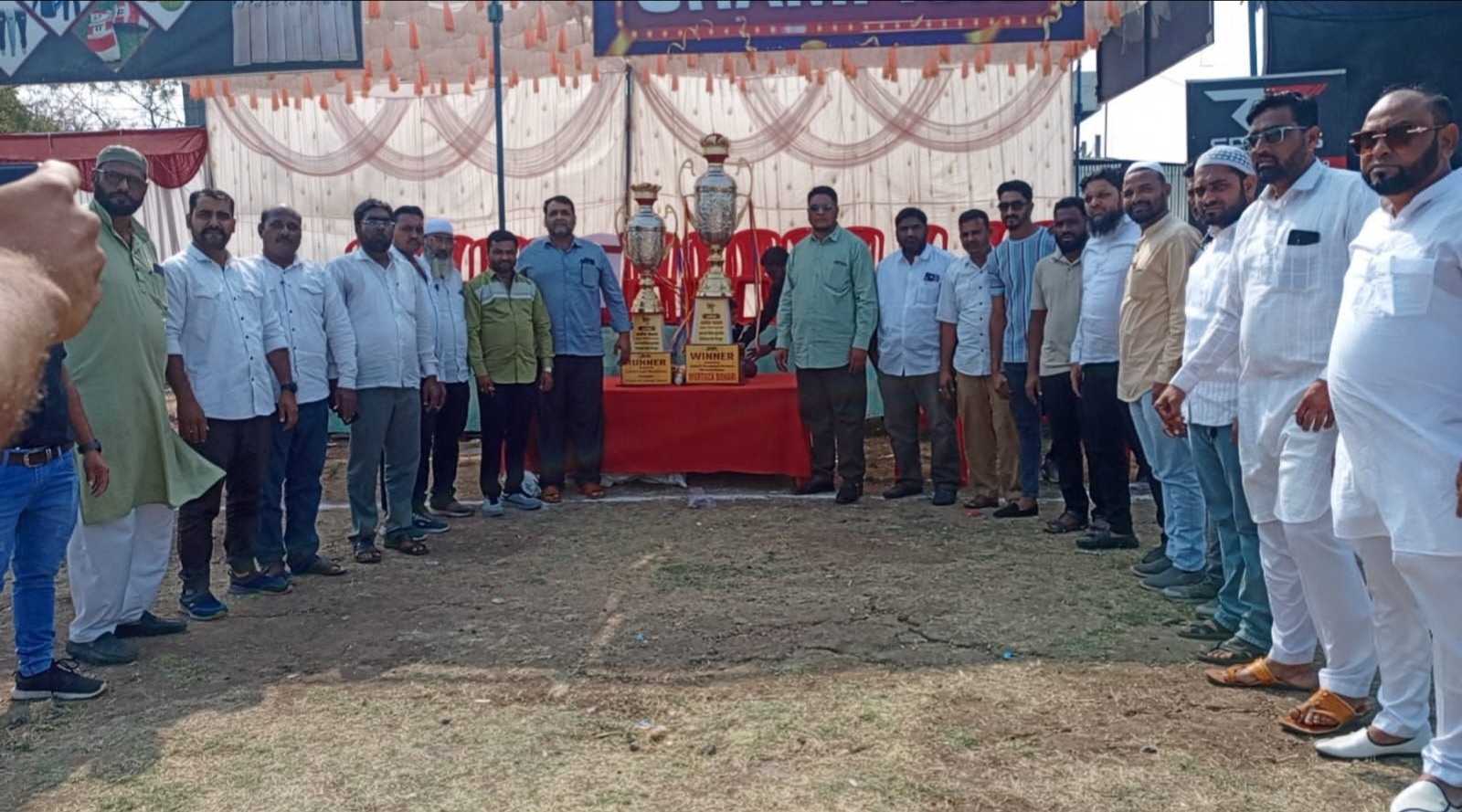 फैजपुर येथे जळगाव जिल्हा मुस्लिम प्रीमियर लीग क्रिकेट स्पर्धाचे उद्घाटन